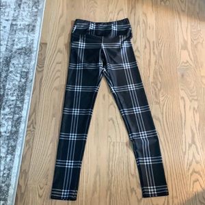 Goldsheep Black and White Plaid Leggings